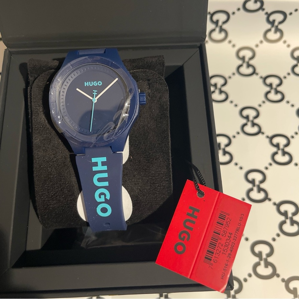 New In box. Hugo Boss Men's Lit For Him Quartz Blue Silicone Watch - Great gift - Picture 14 of 16
